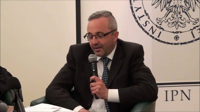 Piotr Gontarczyk nie zostawił suchej nitki na książce „Dalej jest noc”