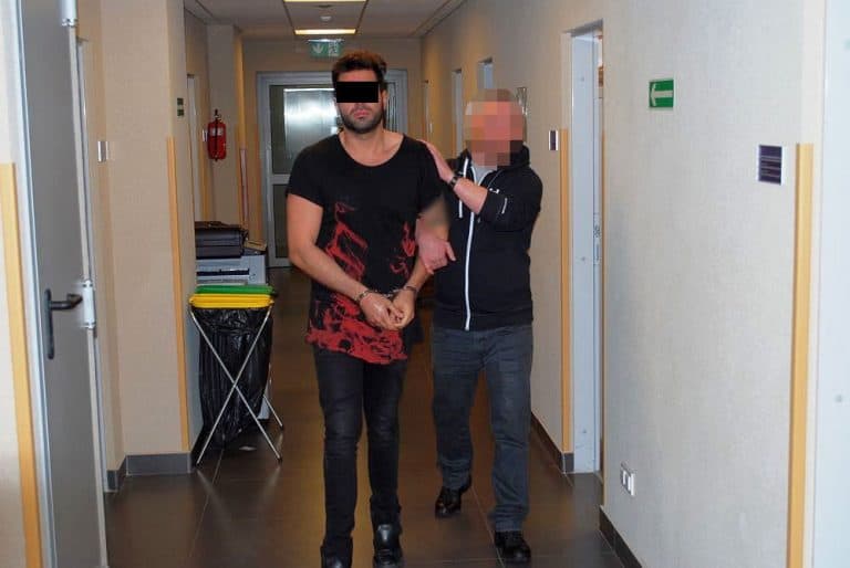 „Polacy to rasiści!” krzyczał Imigrant w Centrum. Popchnął dwie starsze kobiety na chodnik, inną napastował
