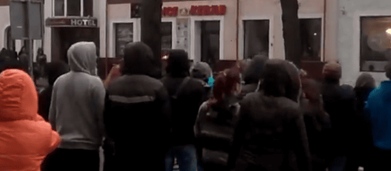 Do Ełku ściągnięto dodatkowe siły policji
