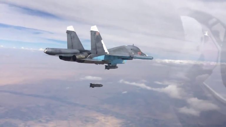 Samoloty Rosji i Turcji przeprowadzają wspólne ataki na pozycje ISIS w Syrii