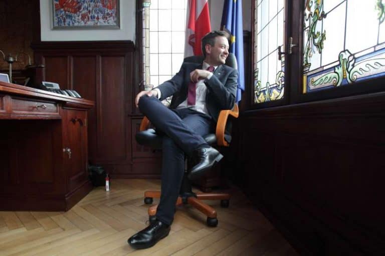 Słupsk pustoszeje. Mieszkańcy opuszczają miasto rządzone przez ulubieńca lewackich mediów. „Efekt Biedronia to fikcja”