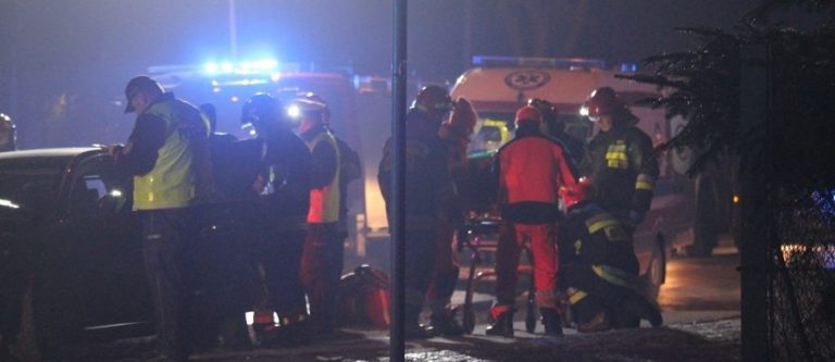 Beata Szydło miała wypadek! W kolumnę aut z panią premier uderzył inny samochód. Są ranni!
