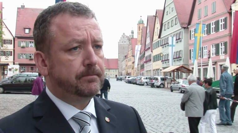 Szef Związku Wypędzonych z „troską” o Polsce