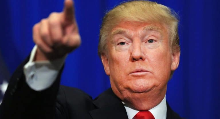 Trump uderza w chińską gospodarkę, Chińczycy zapowiadają zdecydowaną odpowiedź