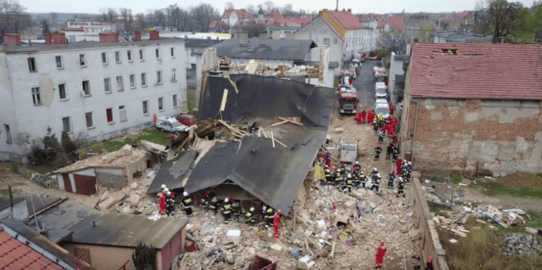 W Świebodzicach runęła kamienica. Nie żyje sześć osób