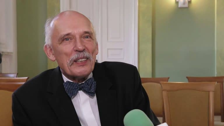 Korwin-Mikke po wyciągnięciu go z wody przez ratowników: „W tym kraju nie można nawet utopić się spokojnie”