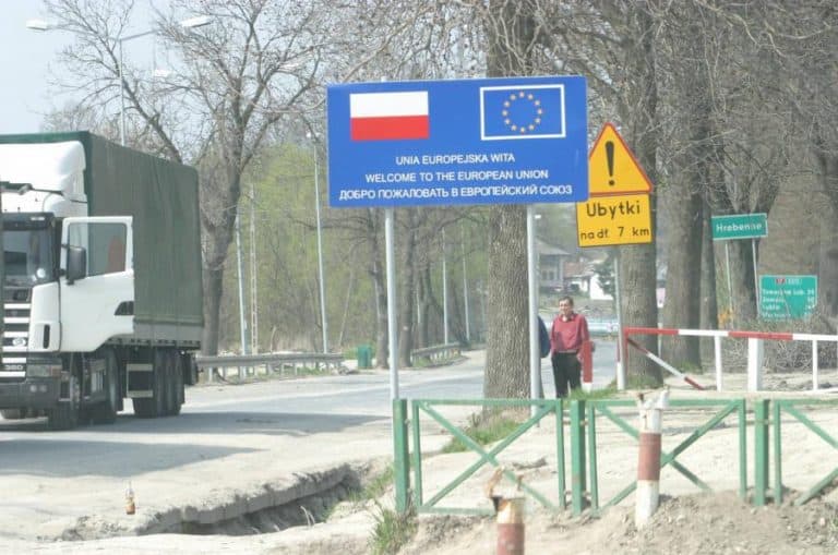 Od dzisiaj obywatele Ukrainy mogą przekroczyć granice UE bez konieczności posiadania wiz na 90 dni