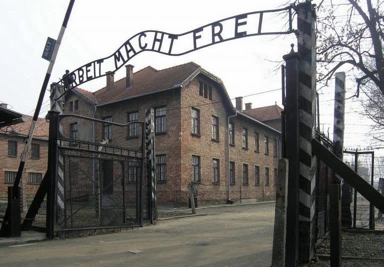 W włoskich mediach określono obóz w Auschwitz jako polski