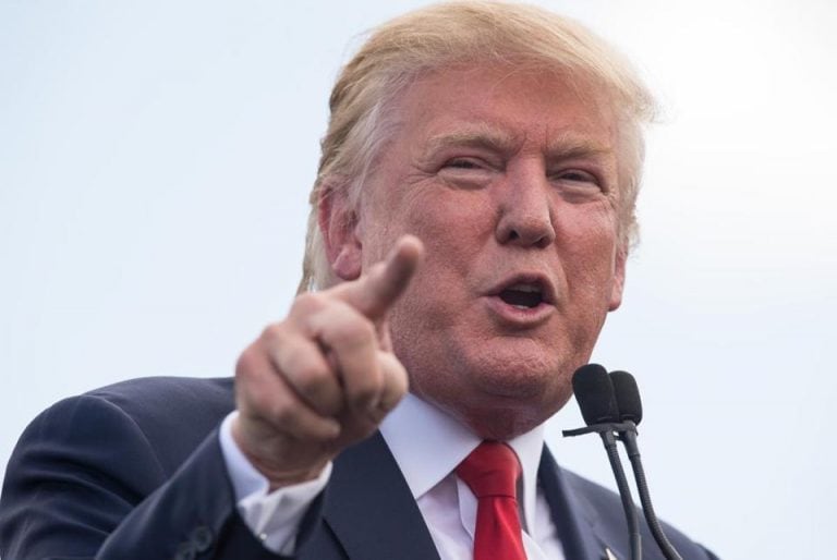 Donald Trump ma zamiar stanowczo ograniczyć możliwość pobierania środków socjalnych przez imigrantów