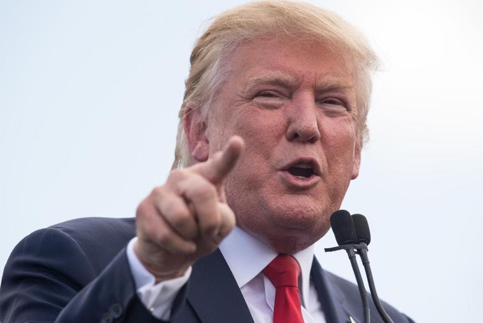 Donald Trump ma zamiar stanowczo ograniczyć możliwość pobierania środków socjalnych przez imigrantów