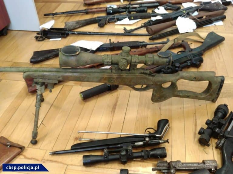 CBŚP rozbiło gang handlarzy bronią