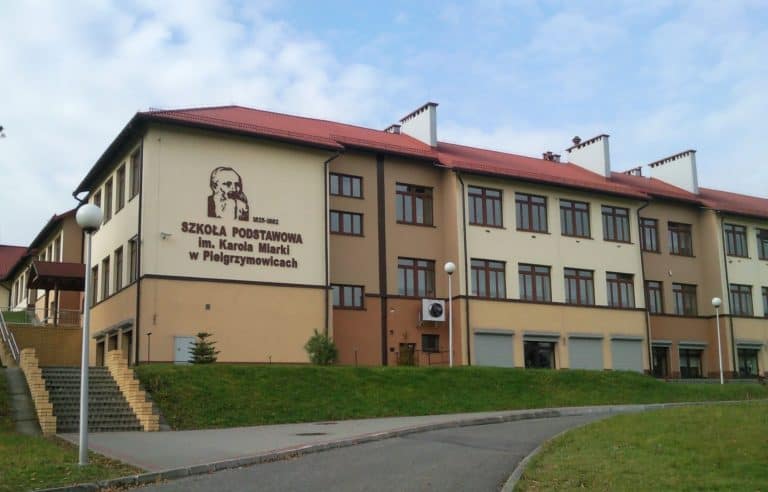 „Przed szkodą i po szkodzie. Kilka uwag o reformie oświaty w 2017 roku”
