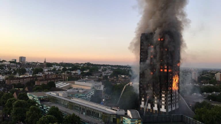 Islamski aktywista oskarża torysów i syjonistów o pożar w Grenfell Tower