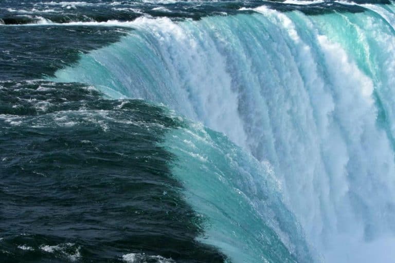Wodospad Niagara przybierze polskie barwy narodowe