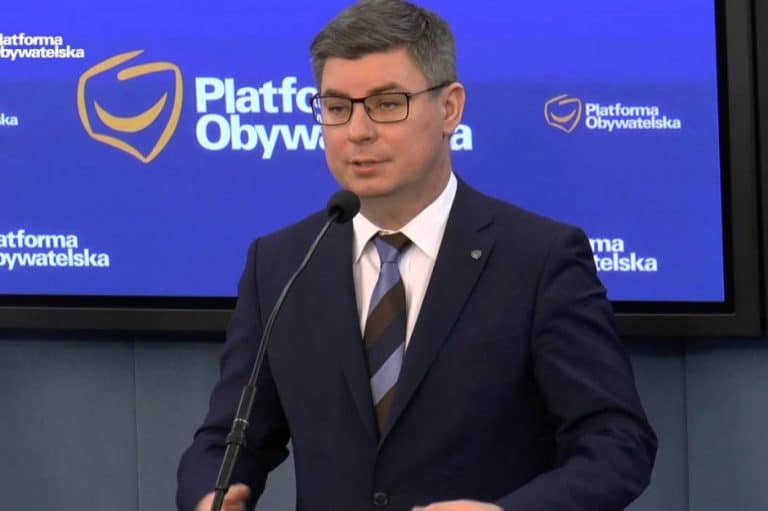 Poseł PO skłamał, jakoby proboszcz jego parafii był za przyjmowaniem uchodźców, proboszcz napisał sprostowanie
