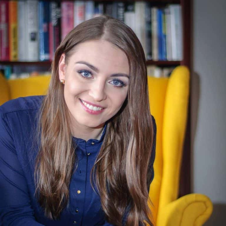 Posłanka Kinga Gajewska na intelektualnych rozdrożach