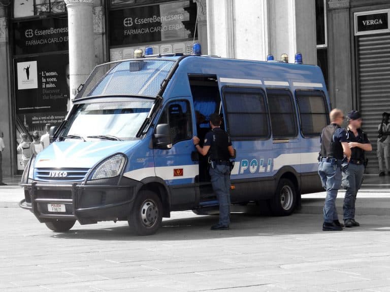 Dżihadysta – nieudacznik zaatakował w Mediolanie
