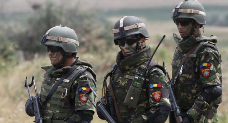 W Afganistanie rumuńscy żołnierze zapobiegli zamachowi na instruktorów NATO