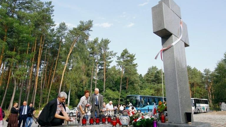 IPN  będzie kontynuował działania upamiętniające Polaków zamordowanych przez OUN-UPA