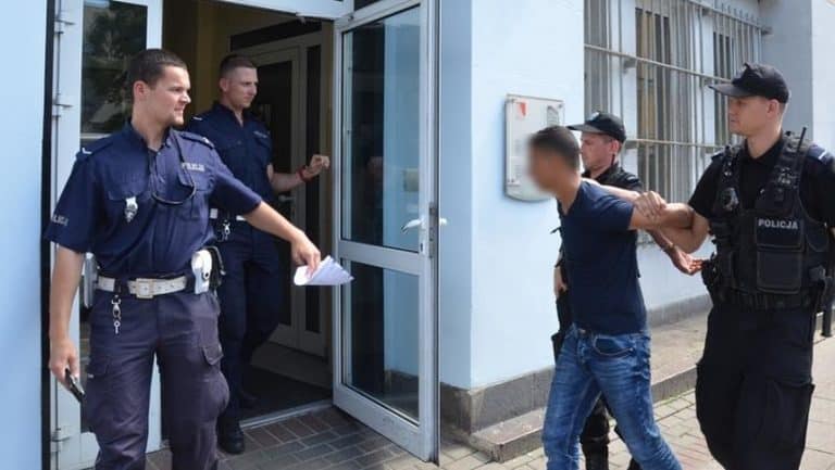 Prokuratura Rejonowa w Gdyni oskarżyła dwóch Algierczyków o molestowanie niepełnosprawnej 14-latki