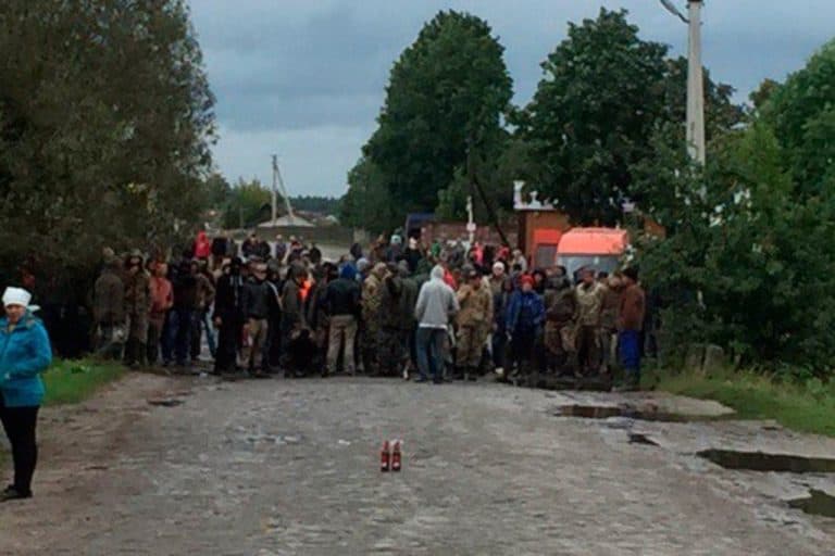 Na Rówieńszczyźnie doszło do starć między kopaczami bursztynu oraz leśnikami i policją