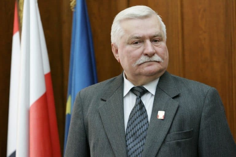 Poseł Kukiz’15 złożył wniosek do prokuratury w sprawie obelżywego fotomontażu prezydenta Dudy wrzuconego przez Wałęse