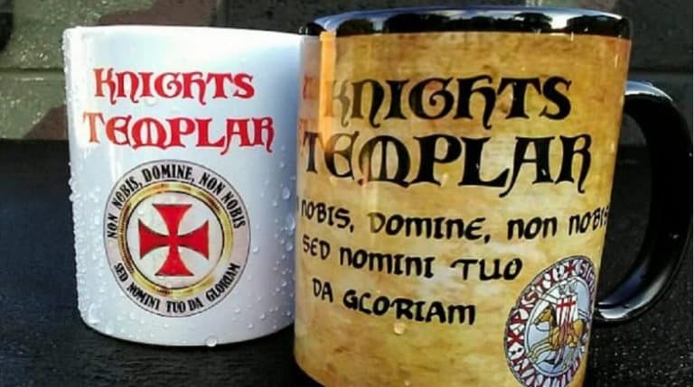 Wielka Brytania: Lokalne władze zakazały sprzedaży kubków z wizerunkiem symbolu templariuszy gdyż miały one ranić uczucia muzułmanów. Teraz przepraszają