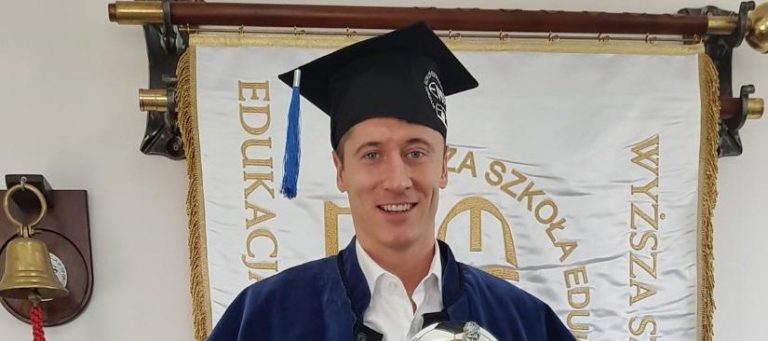 Robert Lewandowski obronił pracę licencjacką