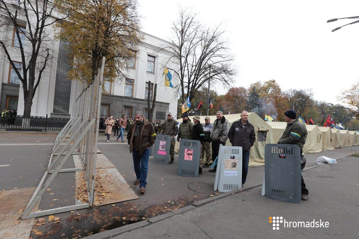 Pod budynkiem Rady Najwyższej Ukrainy trwa akcja protestacyjna