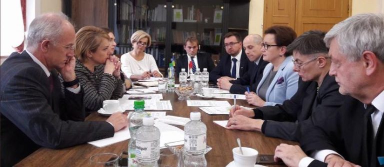 Ukraina zagwarantuje polskiej mniejszości prawo do nauczania w języku polskim?