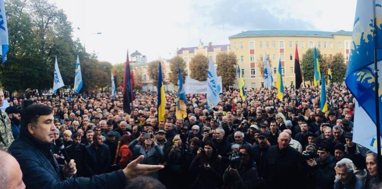 Saakaszwili kontynuuje swój marsz po władzę