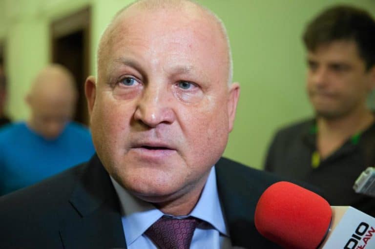 Piotr Rybak skazany za spalenie kukły Żyda trafił do więzienia