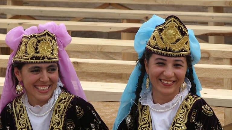 Uzbekistan: Uczennice liceów muszą obowiązkowo przejść test na dziewictwo