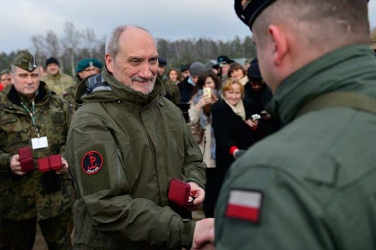 Macierewicz domaga się wyjaśnień w związku ze skandaliczną wypowiedzią niemieckiej minister obrony