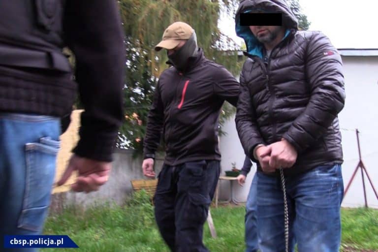 Zlikwidowano groźną grupę przestępczą, wśród aresztowanych – obywatele Rosji