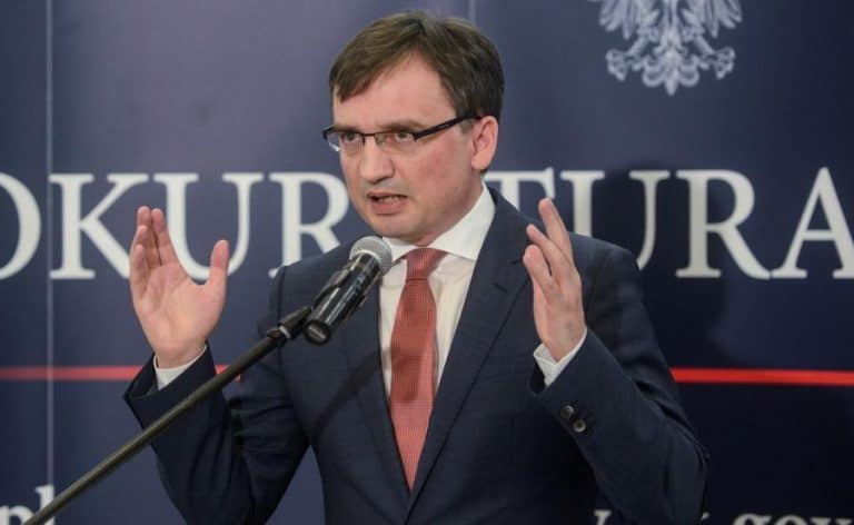 Ziobro polecił uchylić areszt wobec mężczyzny, który w obronie własnej i żony postrzelił napastnika
