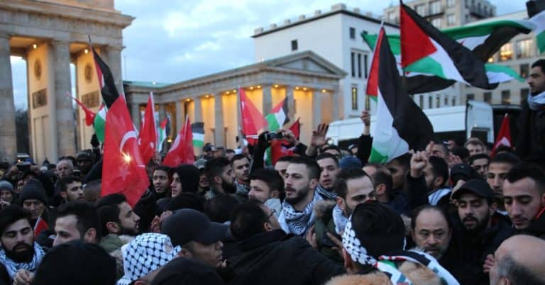 „Allahu Akbar” pod Bramą Brandenburską