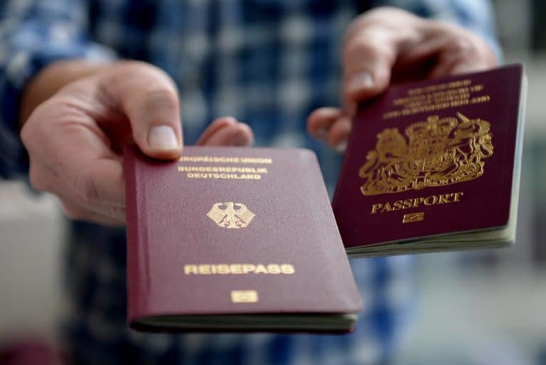Irańczyk zatrzymany w Modlinie – w telefonie miał kilkaset zdjęć dokumentów obywateli UE