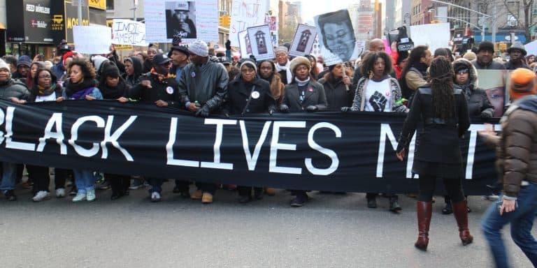 USA: Black Lives Matter apeluje o „czarne święta” i nawołuje do bojkotowania sklepów prowadzonych przez „białych kapitalistów” (VIDEO)
