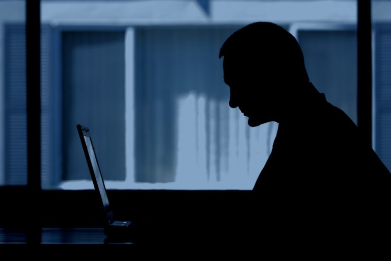 Setki tysięcy użytkowników strony z dziecięcą pornografią w Darknecie
