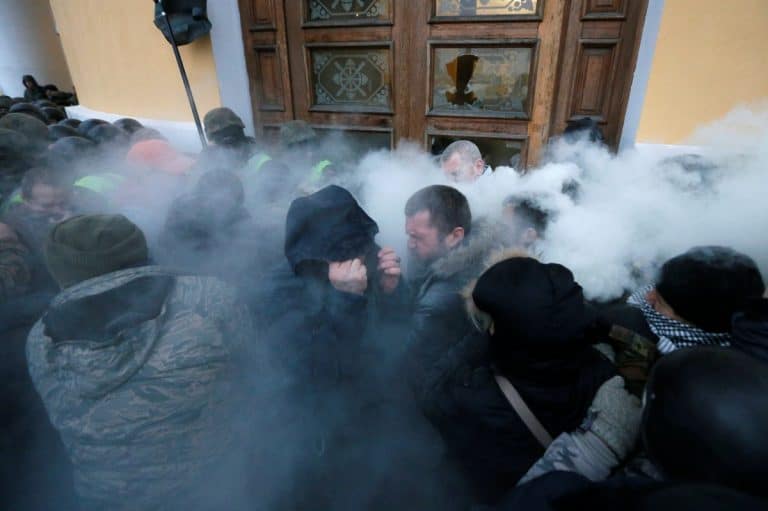 W Kijowie demonstrantom nie udało się zdobyć Pałacu Październikowego /fotoreportaż/