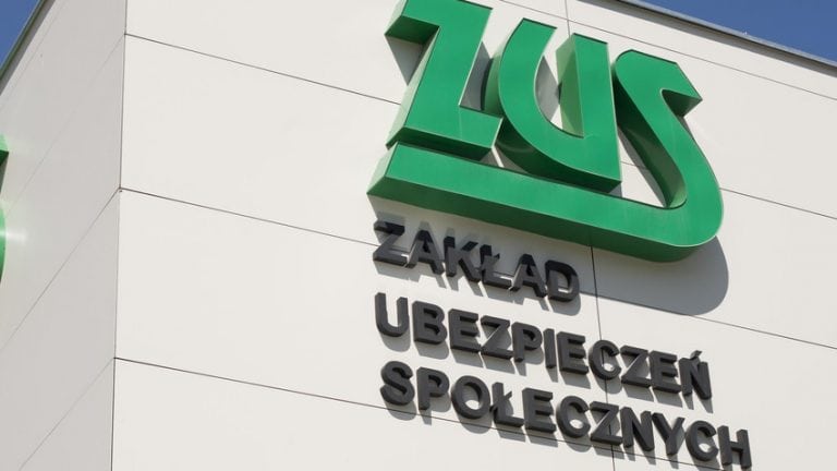 ZUS: Najniższe renty socjalne wolne od zajęcia komorniczego