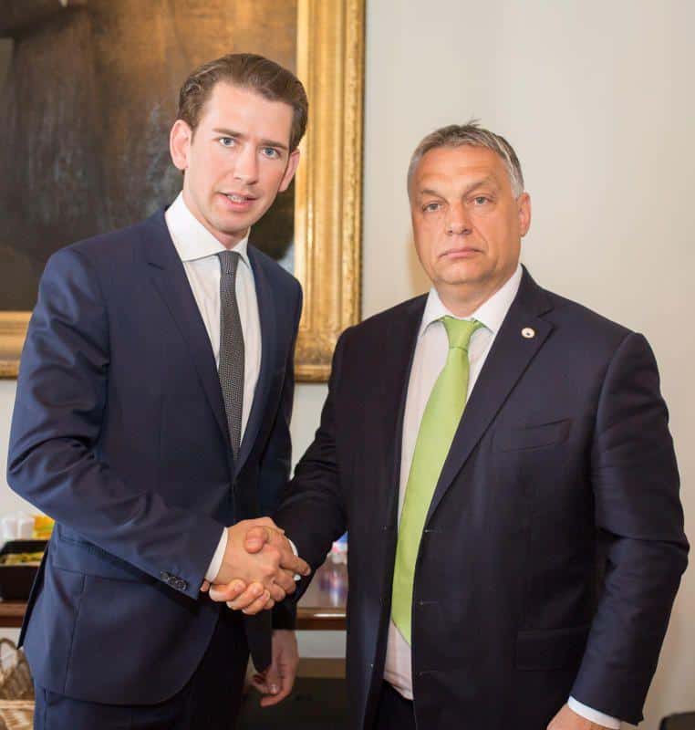 Kanclerz Austrii Sebastian Kurz podczas spotkania z Victorem Orbanem stwierdził, że potrzebna jest wspólna walka z nielegalną imigracją