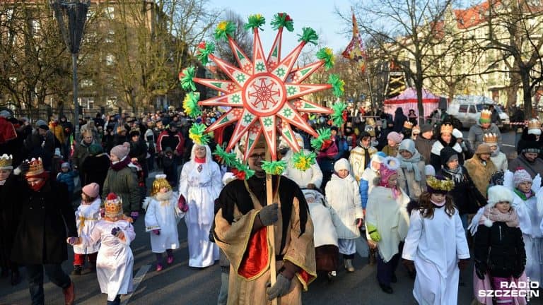 Odbywające się w całej Polsce Orszaki Trzech Króli przyciągnęły 1mln 200 tys. osób