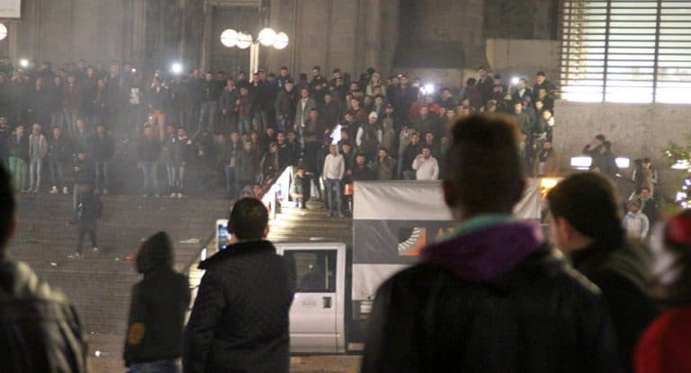 Imigranci przekształcili ulice Berlina w strefę wojny /film/
