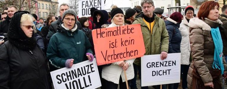 Niemcy wychodzą na ulice w proteście przeciw imigrantom