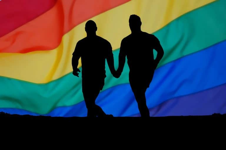 Hiszpania: Zatwierdzono ustawę sprzyjającą środowiskom LGBT. Biskupi protestują