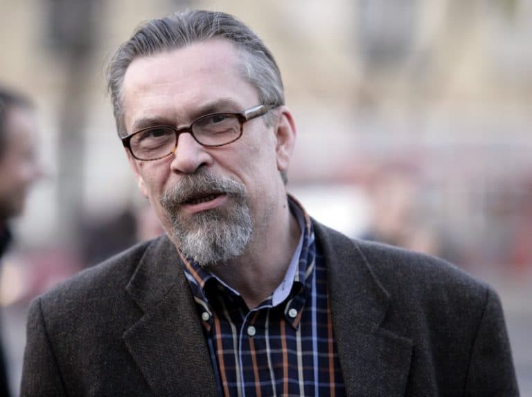 Według Jacka Żakowskiego w książce „W pustyni i w puszczy” powinny znaleźć się przypisy informujące, że… Sienkiewicz był rasistą