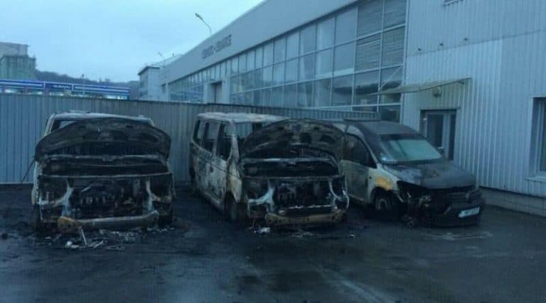 W Kijowie spłonęły trzy samochody „Municypalnej Policji”