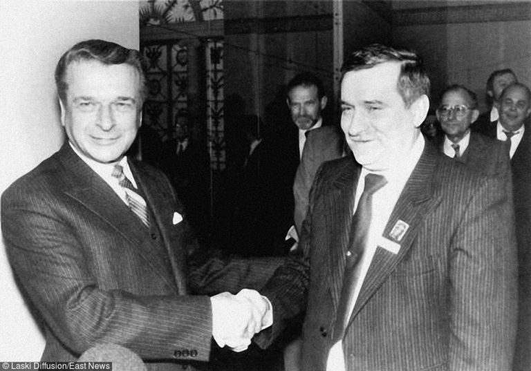 Wdowa po Kiszczaku o tym, dlaczego ujawniła teczki Wałęsy